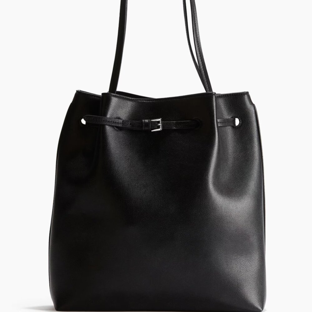 🚨 BLACK H&M TOTE W/ BELT BUCKLE DETAIL!